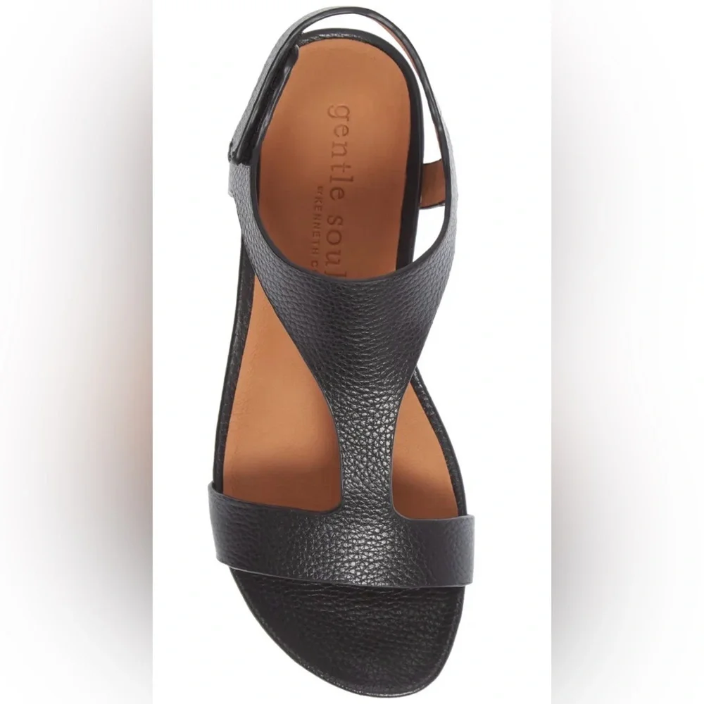 Gentle Souls by Kenneth Cole Signature Lark T-Strap Black Leather Sandal 6 - Picture 2 of 11